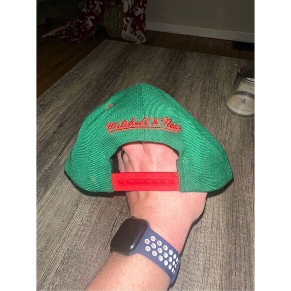 Mitchell & Ness Bait Snapback Milwaukee Bucks Hat Cap - Picture 5 of 8